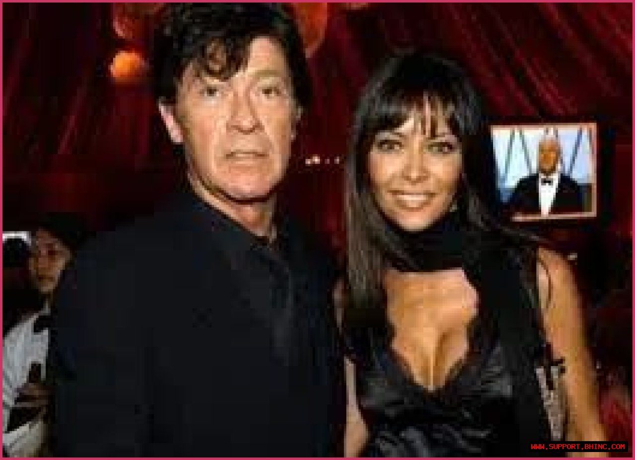 Dominique Bourgeois: Wiki (Robbie Robertson Ex-Wife), Age, Family, Net Worth, Nationality